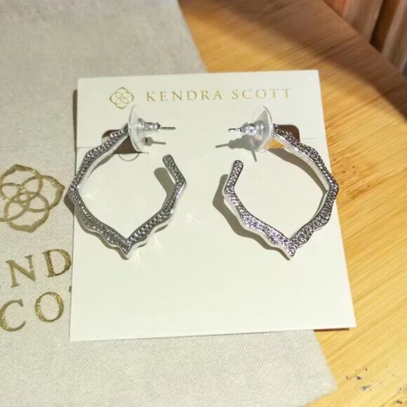 Kendra Scott Stud Earrings - Picture 2 of 3